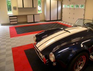 別墅車(chē)庫(kù)地面怎樣處理？采用【別墅車(chē)庫(kù)地板】